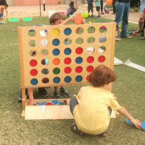 ארבע בשורה ענק | השכרת משחקים לאירועים