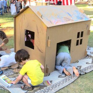 בית ענק מקרטון לצביעה ולמשחק | ערכות יצירה לילדים