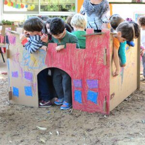 טירה מקרטון | ערכות יצירה לילדים